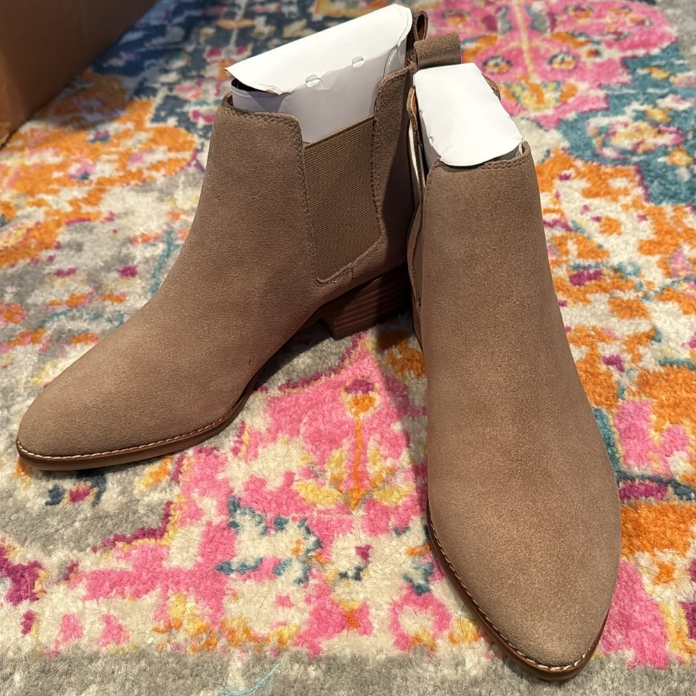 Lucky Brand tan suede booties
